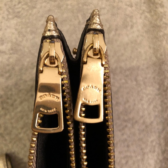 EUC Coach Gold Pebbled Leather Double Zip Wallet - Picture 3 of 8